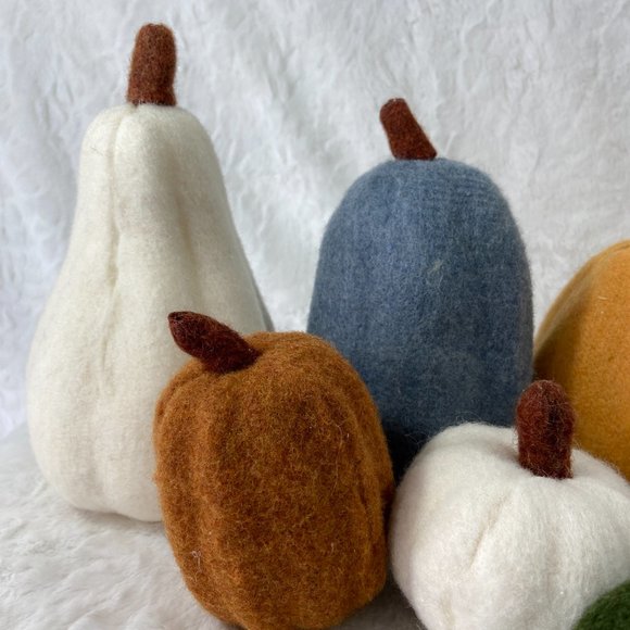 Assorted set of 9 count Felt Decorative Pumpkins Multi color & size New - Picture 3 of 8